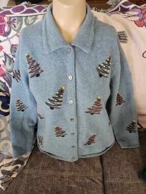 Vintage Embroidered Christmas Tree Cardigan Wool Mix. 21ptp